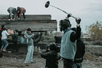 Netflix devient le premier financeur prive de la production francaise avec 308 millions