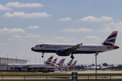 Panne à Heathrow : plus de 1 300 vols annulés, vos droits