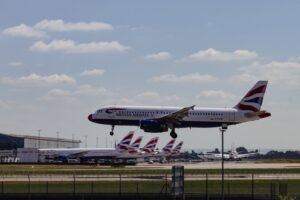 Panne à Heathrow : plus de 1 300 vols annulés, vos droits