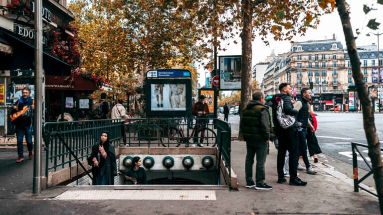 Pape léon xiv : 24 stations fermées et le 6e bouclé vendredi à paris actualité en direct