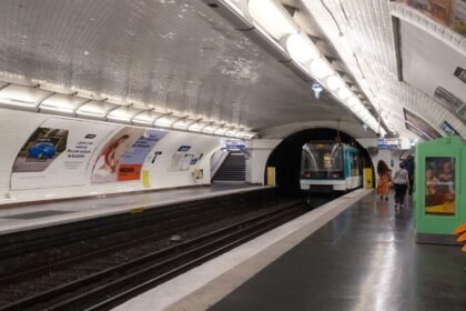 Paris : 3 stations de métro et le rer a fermés mardi, comment contourner Paris : 3 stations de métro et le RER A fermés mardi, comment contourner
