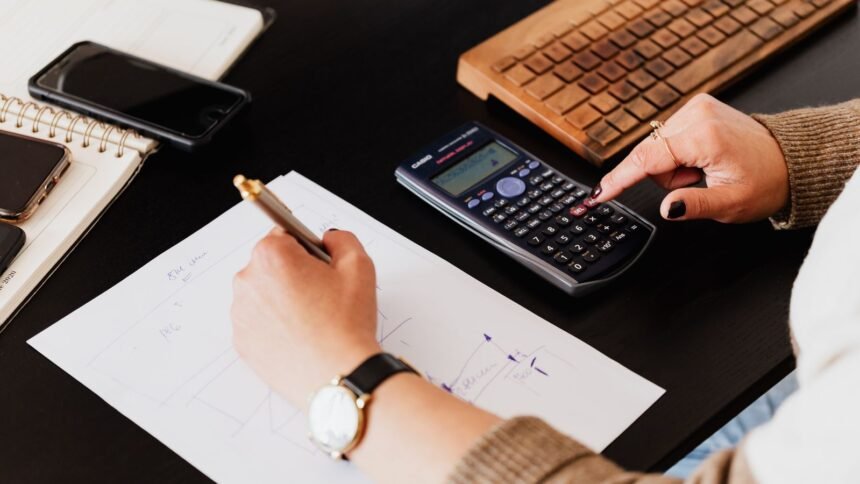 Point d'indice gelé en 2027 : 2 milliards d'économies, vérifiez votre indice majoré Bulletin de paie et calculatrice, gel du point d indice des fonctionnaires en 2027