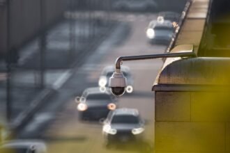 Radar IA : une automobiliste amendée à cause du nez de sa belle-mère
