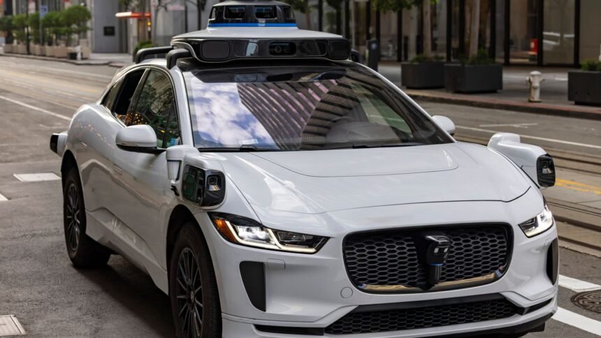 Robotaxi bolt : lucid fournira 25 000 voitures autonomes en europe Robotaxi Bolt : Lucid fournira 25 000 voitures autonomes en Europe