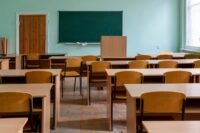 Rentrée 2026 : 53 % des collèges sans prof, comment signaler et agir