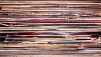 Sia aurait vendu 50 % de son catalogue à pophouse pour 180 m$ crsquoest, fini, c8, nrj, 12