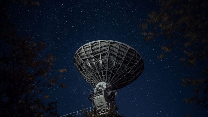 Des astronomes captent un signal radio inédit émis par une exoplanète lointaine Des astronomes captent un signal radio inédit émis par une exoplanète lointaine
