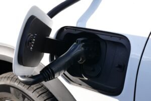 Voiture électrique : jusqu'à 7 700 € pour les gros rouleurs et les taxis