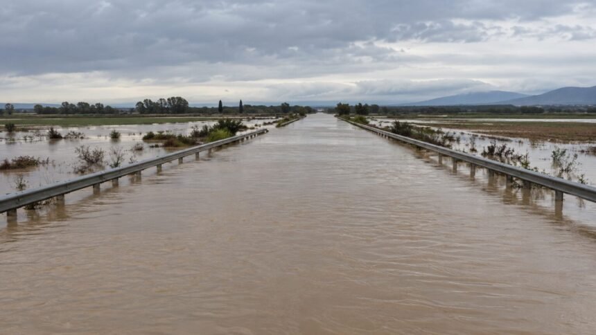 A54 fermée entre Nîmes et Salon : la RN113 inondée, détour par Orange