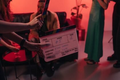 Cat's Eyes saison 2 : une moustache postiche perdue a retardé le tournage