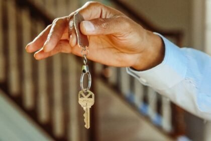 Frais de notaire : 18 920 € pour 250 000 €, 1 280 € de moins à 4,5 %