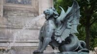 Gibert jeune : un manhattn’s burgers ouvre place saint-michel téléphone au volant