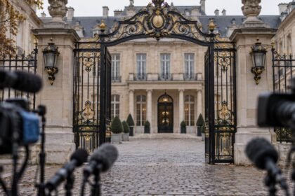 Grève générale : reçue à Matignon, la CGT appelle à étendre la grève dès le 5 novembre
