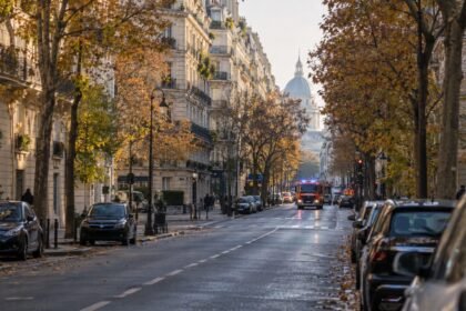 Incendie près de la gare d&rsquo;Austerlitz : 1 000 m² de toiture détruits, aucun blessé