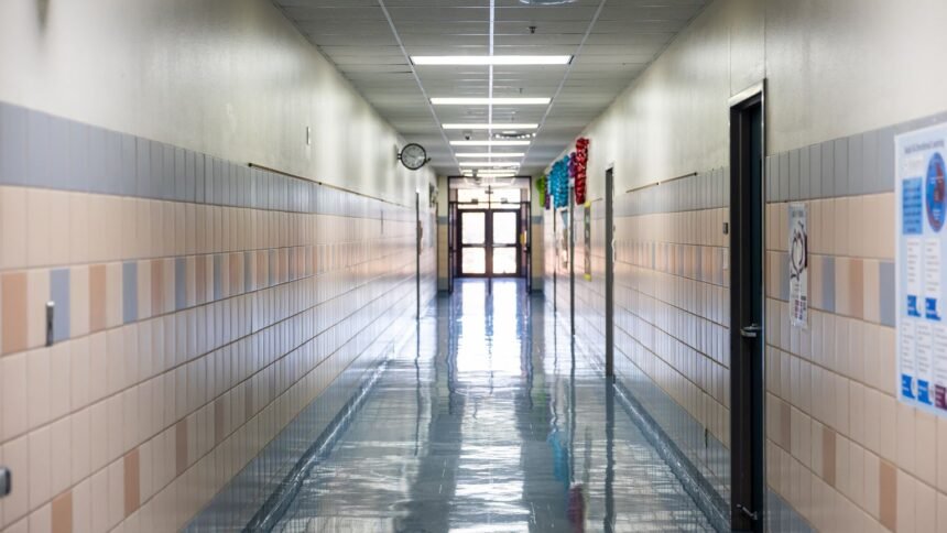 Lycées : 400 à 500 établissements fermés lundi, nouvelle journée mardi Lycées : 400 à 500 établissements fermés lundi, nouvelle journée mardi