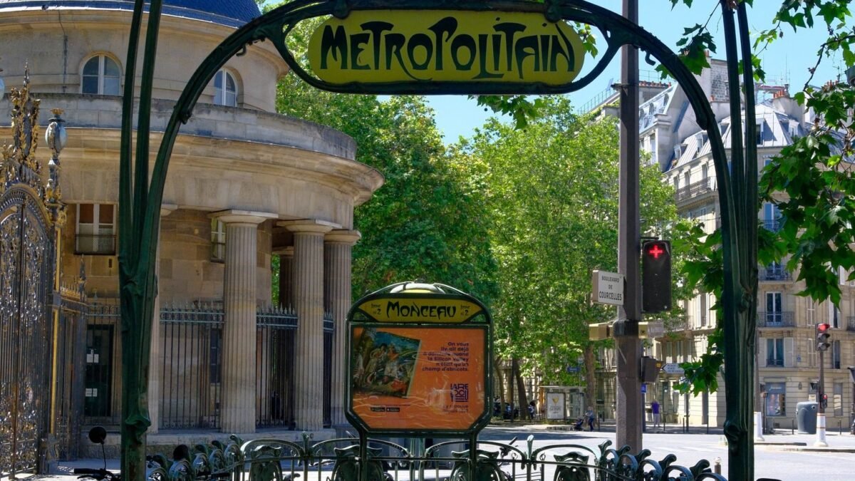 Manifestation du 13 octobre à Paris : métro Rue du Bac et Varenne fermés dès 9 h