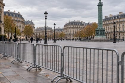 Manifestations interdites jeudi à Paris : gares, Bastille, Louvre et amende de 135 €