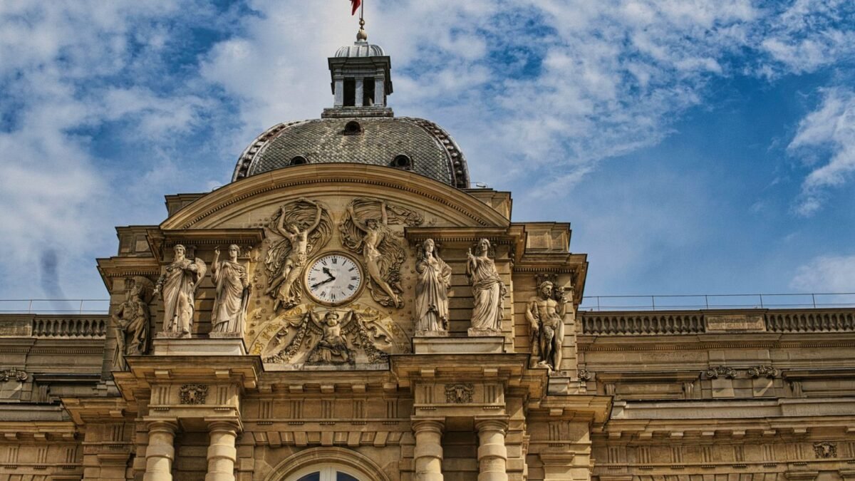 Loi casseurs-payeurs : le Sénat vote la saisie du RSA, 10 000 € maximum