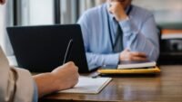 Unédic : 2 Md€ prélevés par l’État en 2027, aucune baisse d’allocation annoncée