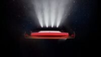 Tesla Roadster : la sportive saute au-dessus de cinq Tesla, production prévue en 2028