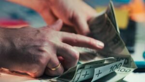 Prime d'activité 2027 : non indexée sur l'inflation, 4,5 millions de personnes concernées actualité en direct