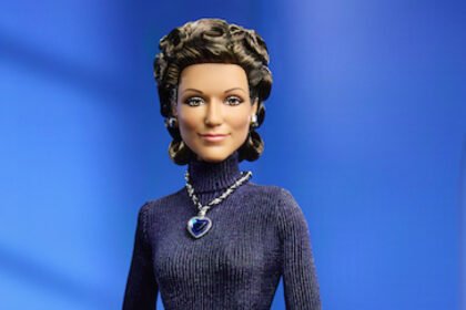 Barbie Céline Dion : Mattel sort une poupée inspirée des Oscars 1998