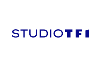 Logo STUDIO TF1 bleu sur fond blanc