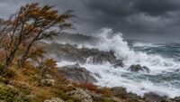 Tempête austen : 15 départements en vigilance orange vendredi, horaires et trains coupés Tempête Austen : 15 départements en vigilance orange vendredi, horaires et trains coupés
