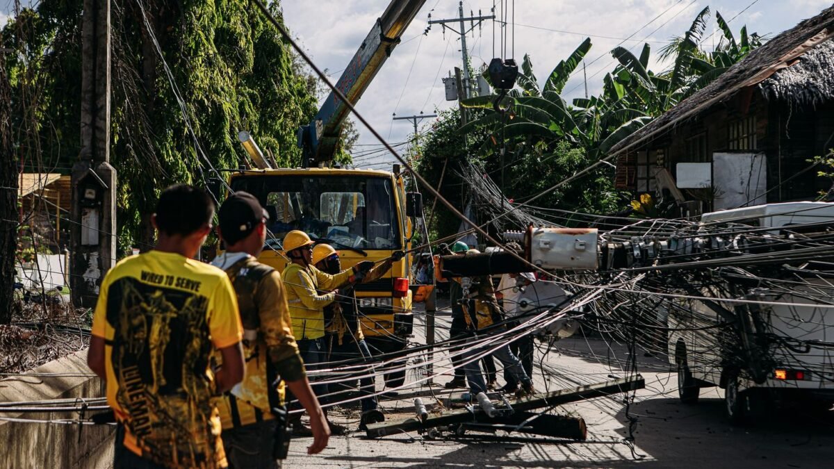 Tempête Austen : 59 000 foyers sans électricité, ce que doit payer Enedis