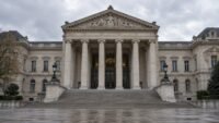 Tir de LBD à Tours : un policier mis en examen, un second témoin assisté