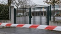 VIDEO : collège Lakanal à Aubagne, un fusil dans un étui de guitare selon le parquet